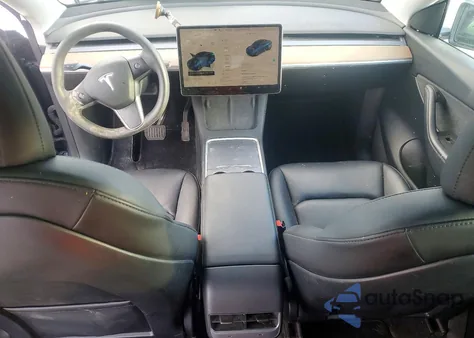 2022 Tesla Model Y z USA, uszkodzony, nr VIN 7SAYGDEE4NF446982